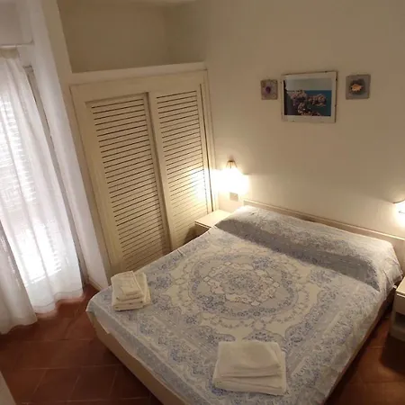 Semesterbostad Casa Gialla Costa Paradiso