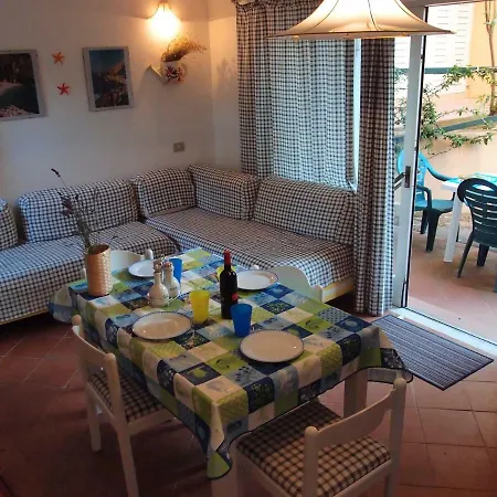 Casa Gialla Dom wakacyjny Costa Paradiso