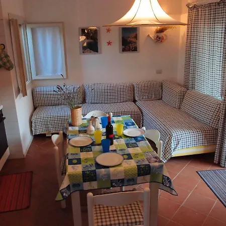 Casa Gialla * Costa Paradiso