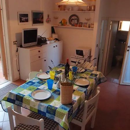 Semesterbostad Casa Gialla Costa Paradiso